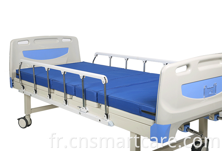 Meubles de l'hôpital 2 Cranks Manual Medical Bed à vendre